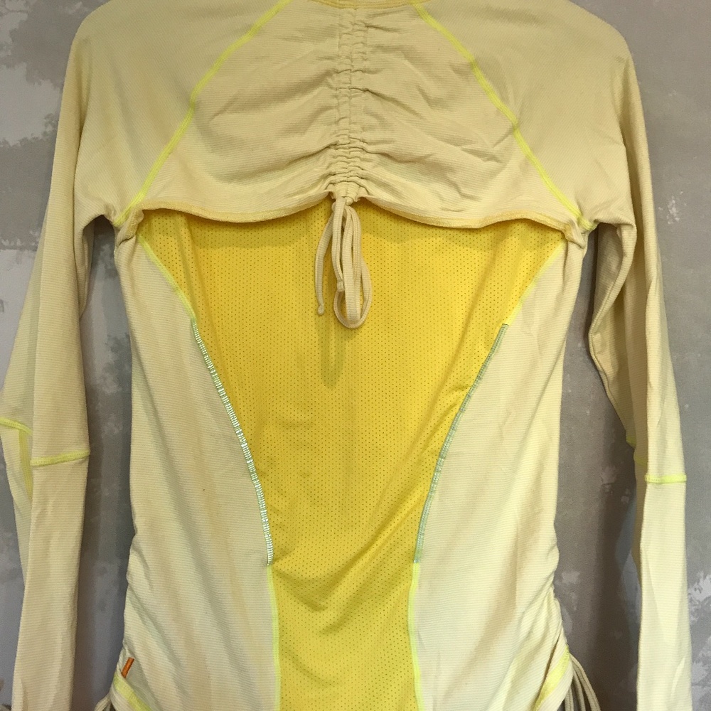 LOLE yellow top with great detail S fits M too